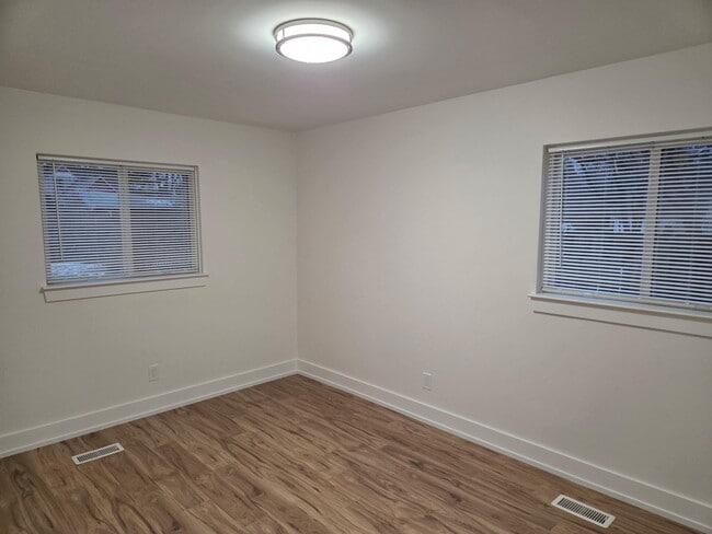 Building Photo - 19371 Shadyside St