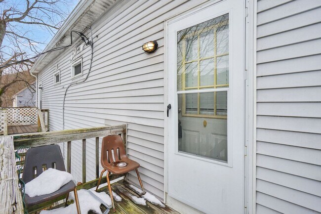 Building Photo - 315 Woronco Rd