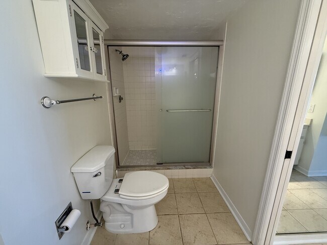 Building Photo - 437 Wexford Cir