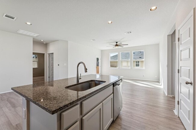 Building Photo - 316 Insider Loop