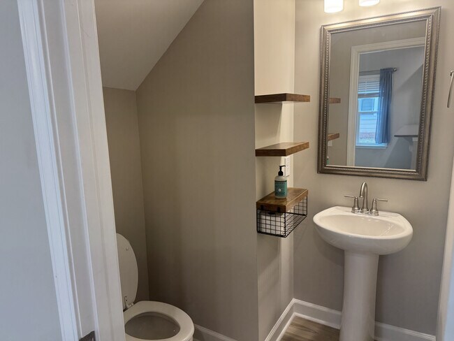 Building Photo - 340 Nettle Ln