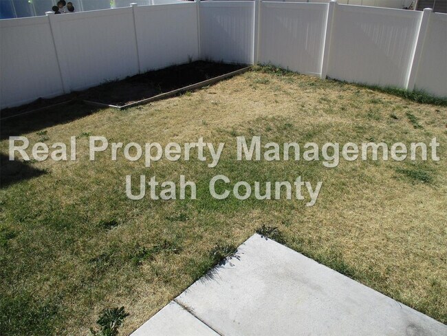 Building Photo - Spanish Fork Home