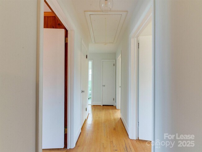 Building Photo - 1432 Bevis Dr