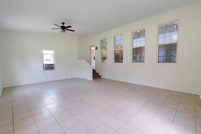 Building Photo - 107 Andee Way