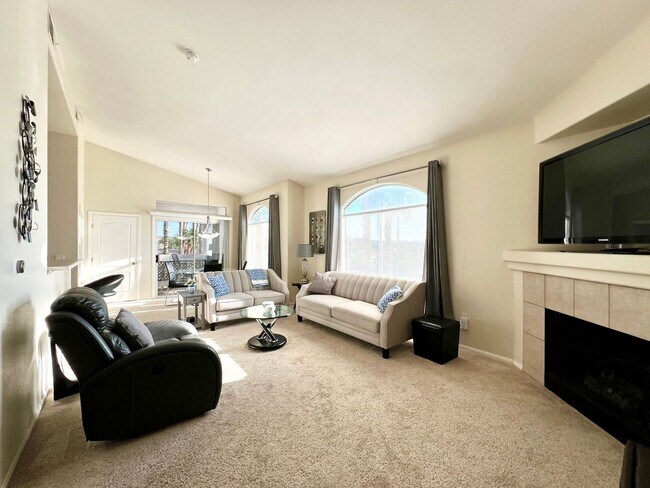 Building Photo - CHARMING FURNISHED OR UNFURNISHED  2BD/2BA CONDO IN HENDERSON! W/ COMMUNITY POOL