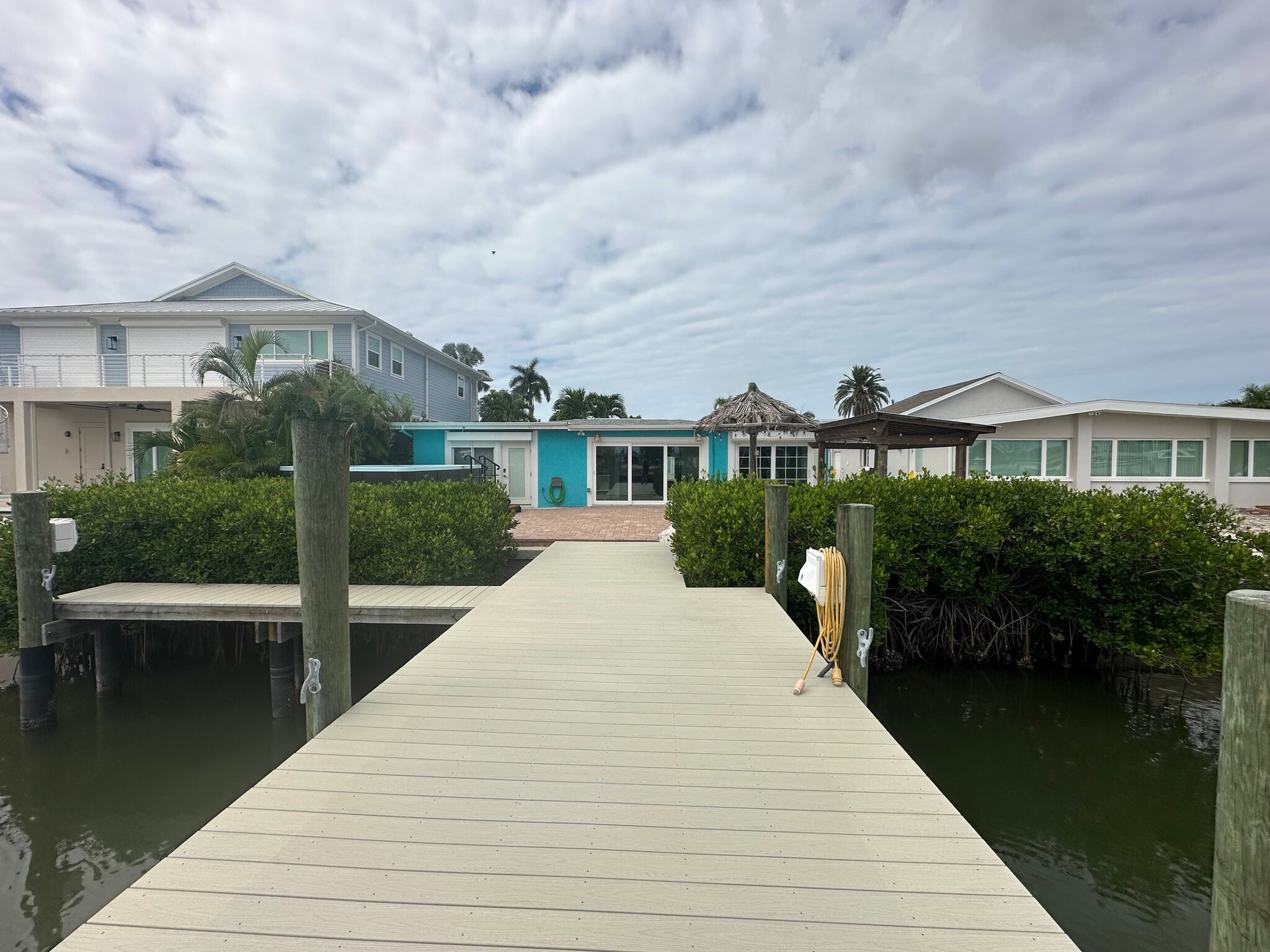Building Photo - 17727 Long Point Dr