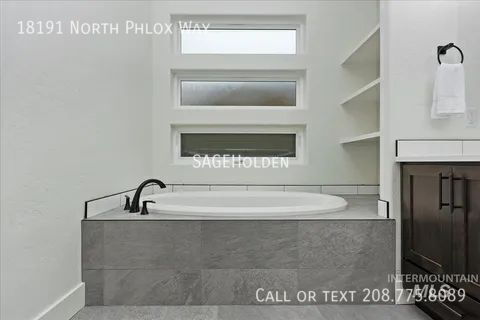 Building Photo - 18191 N Phlox Way