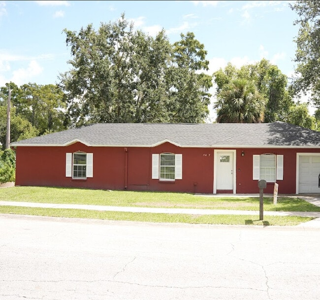 Primary Photo - 7417 Savannah Ln
