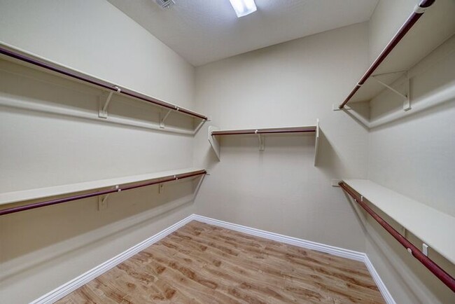 Building Photo - READY TO VIEW NOW! Remodeled-Huge 5 Bedroo...