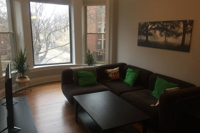 living room - 5313 South Maryland Avenue
