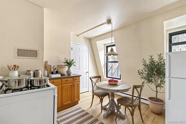 Building Photo - 506 Piermont Ave