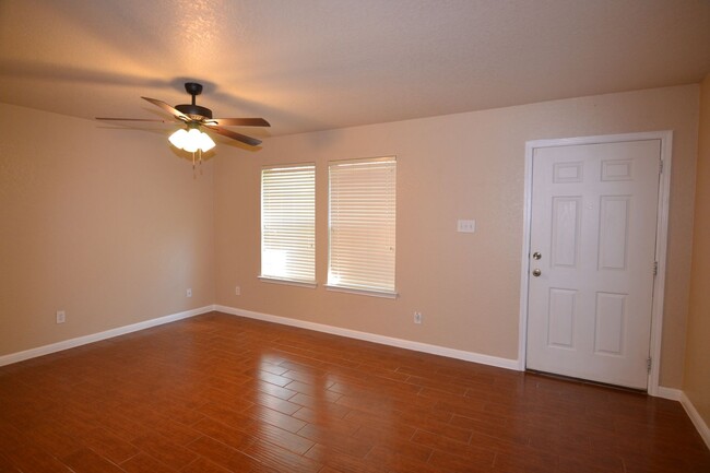 Building Photo - Bedroom 2 Bath Home in Desirable NW Bridge...