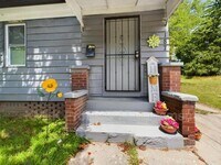 Building Photo - 187 W Long St