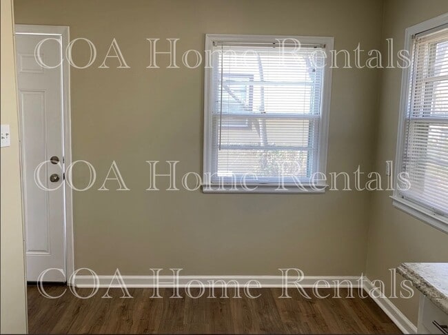 Building Photo - 7308 E Castle Dr
