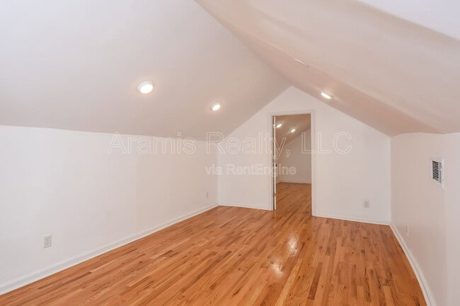 Building Photo - 83 Ormond St SE