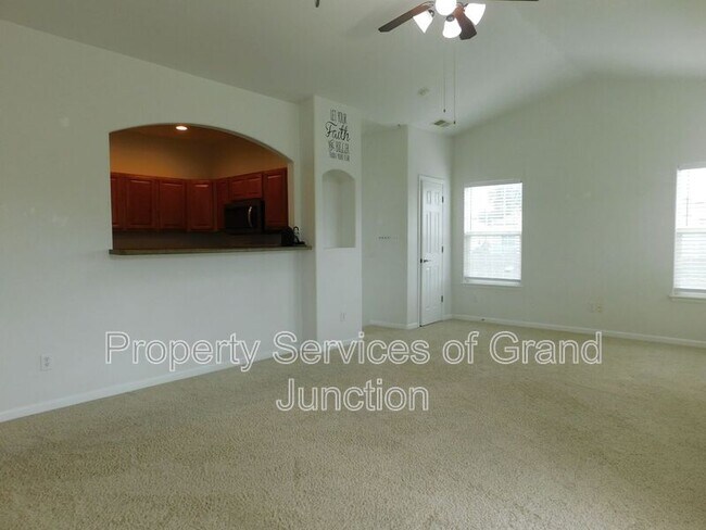 Building Photo - 2464 Thunder Mountain Drive