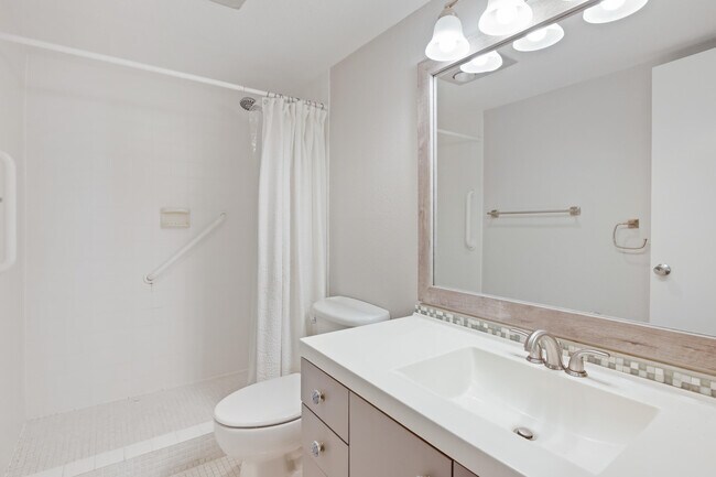 Building Photo - 4242 Deste Ct