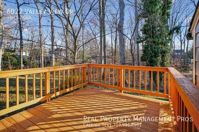 Building Photo - 6022 Valley View Dr