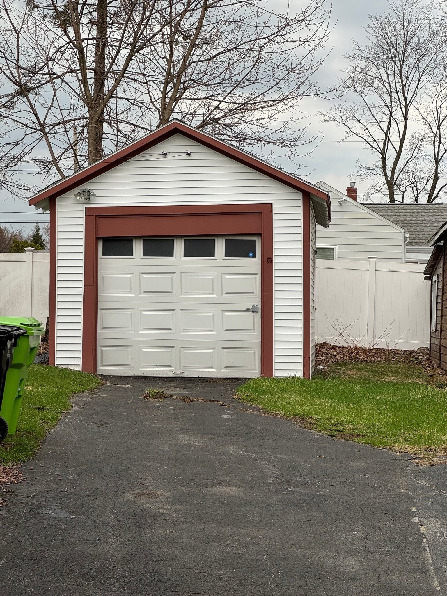 Building Photo - 122 Beechwood Ave