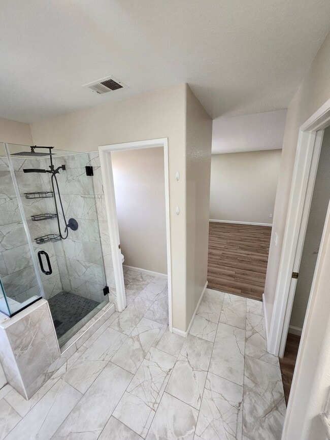 Building Photo - Beautiful 5 Bedroom House fully remodeled....