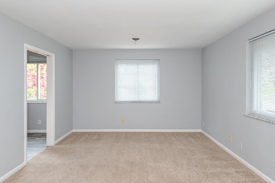 Primary Photo - 1258 Westcliff Ct