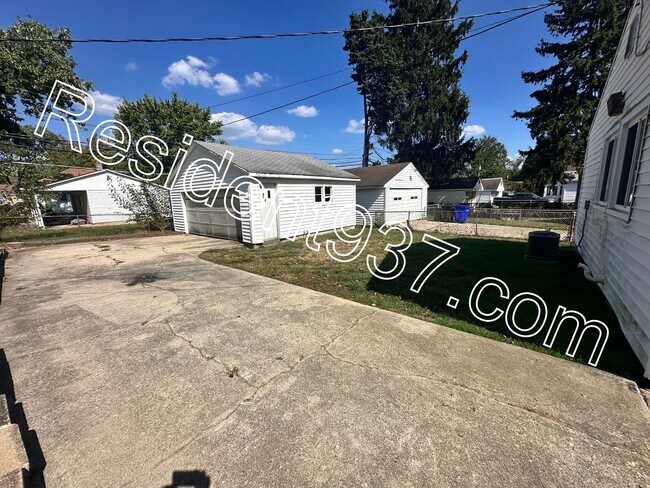 Building Photo - 2 Bed 1 Bath
