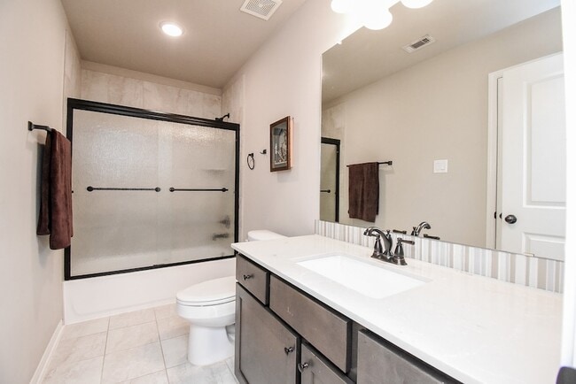 Building Photo - 10106 Cypress Path
