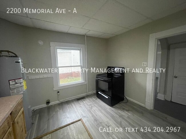 Building Photo - 2200 Memorial Ave