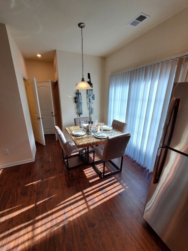 Building Photo - 7421 Sienna Heights Pl
