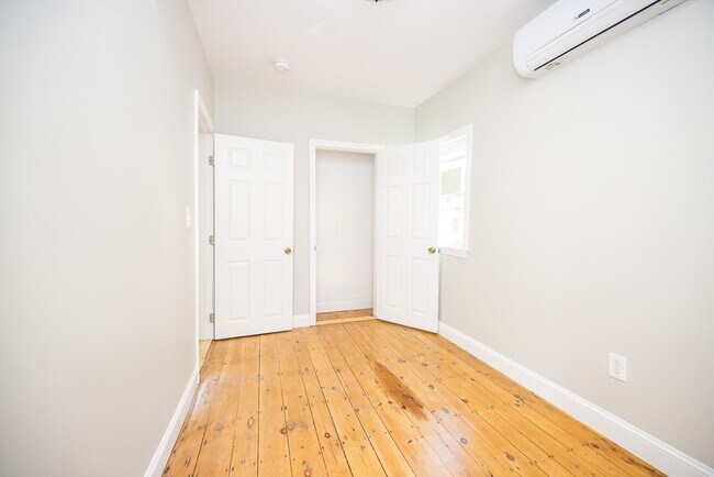 Building Photo - 5 S Harlem St