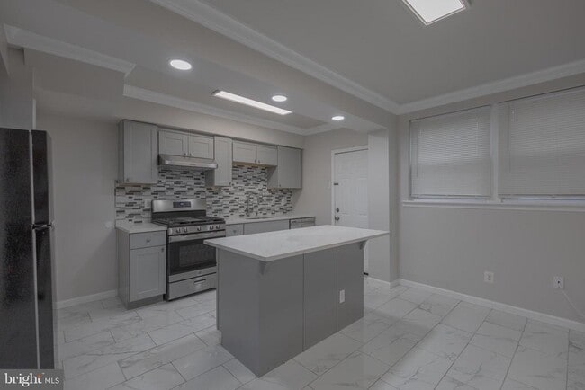 Building Photo - 2636 S 73rd St