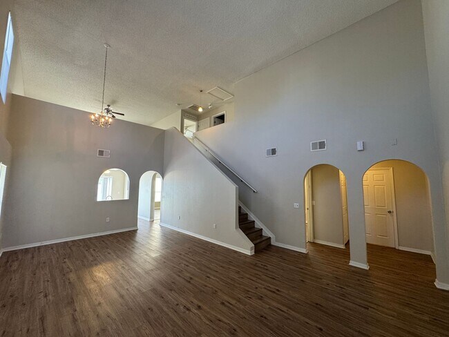 Building Photo - Spacious 4-Bedroom Home with 3 Full Baths in Whispering Trails – Pet Friendly!