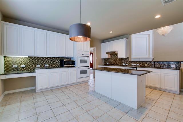 Building Photo - 3008 Chippenham Dr