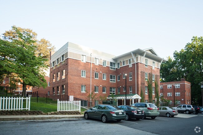 Building Photo - 104 Schuyler Rd