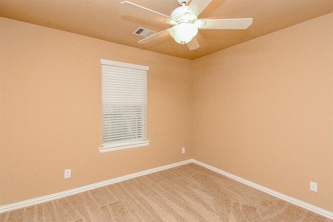 Building Photo - 26923 Glacier Creek Dr