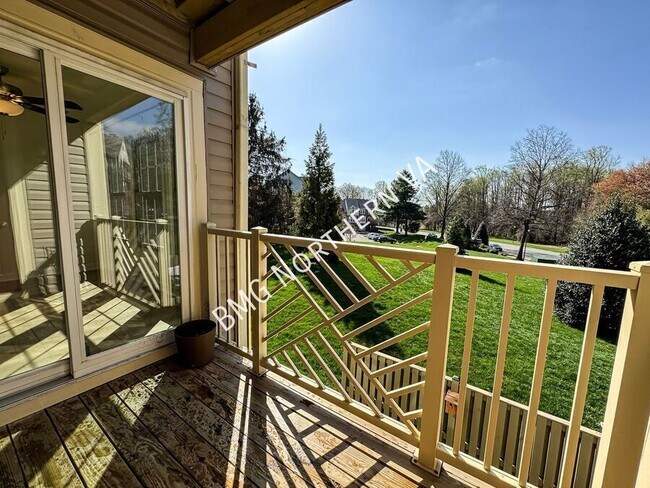 Building Photo - 12005 Ridge Knoll Dr