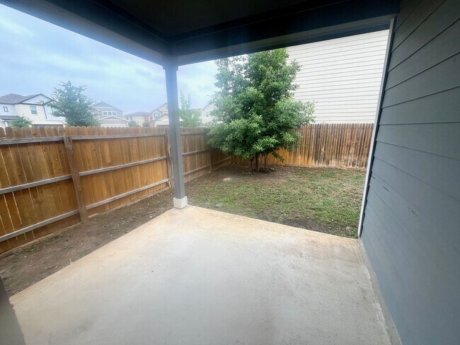 Building Photo - Charming 3/2 conveniently located to Lackland, Toyota, Palo Alto & Texas A&M San Antonio!