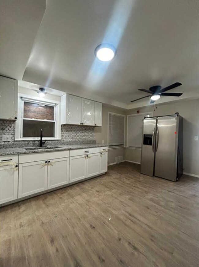 Building Photo - Fully Renovated 3-Bedroom Home – Move-In R...