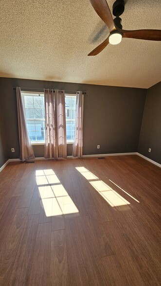 Master Bedroom - 10991 Oak Grove Cir