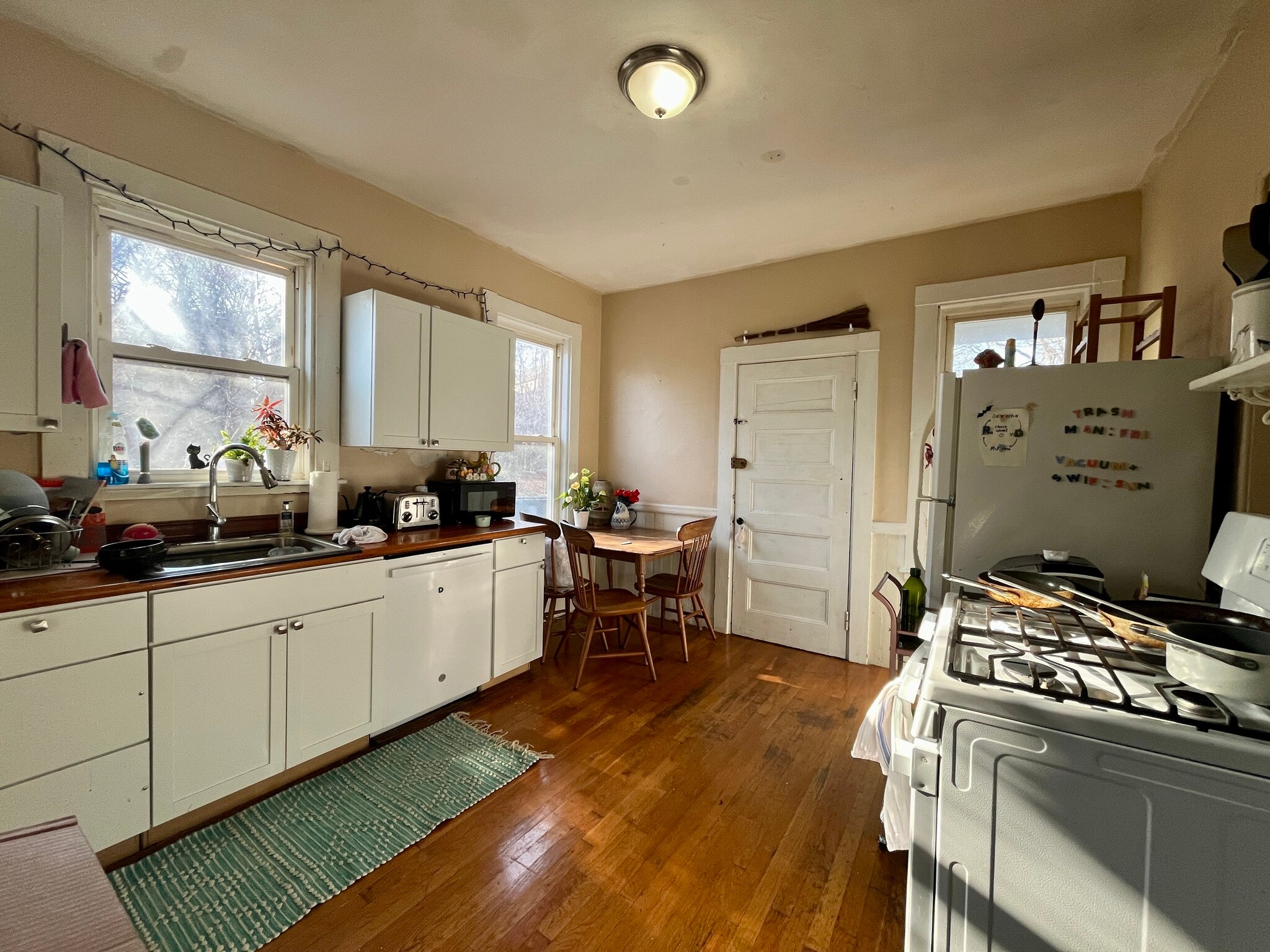 Building Photo - 803 Parker St