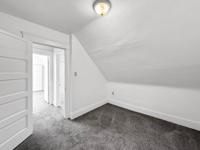Building Photo - 3 bedroom 1 bathroom home for rent in Lorain