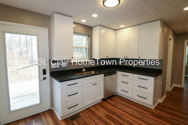 Building Photo - Adorable Home in Cook Springs