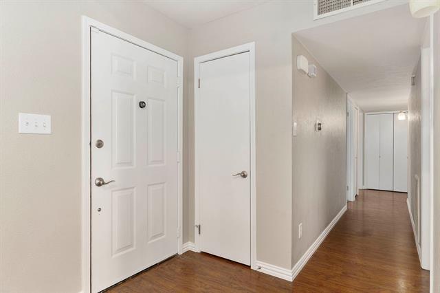 Building Photo - 4248 Ireland St