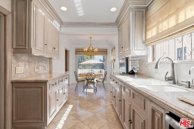 Building Photo - 1511 Pandora Ave