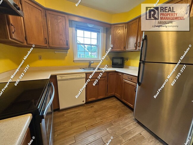 Building Photo - Renovated Townhome in Prime Location