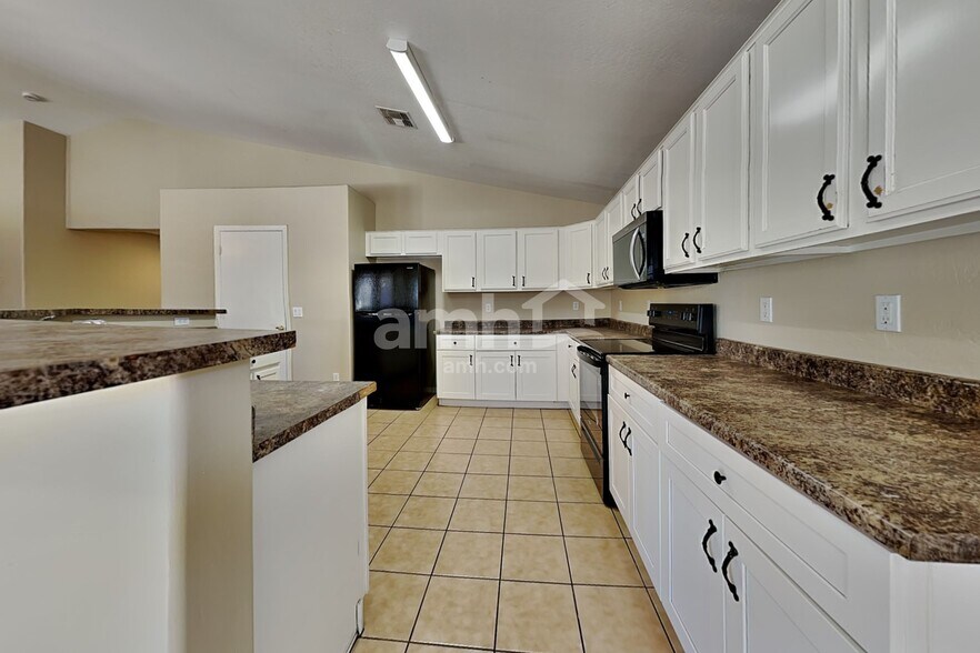 Building Photo - 25524 W Dunlap Rd