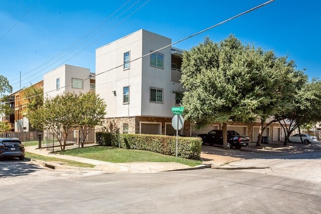 Building Photo - 4717 Virginia Ave
