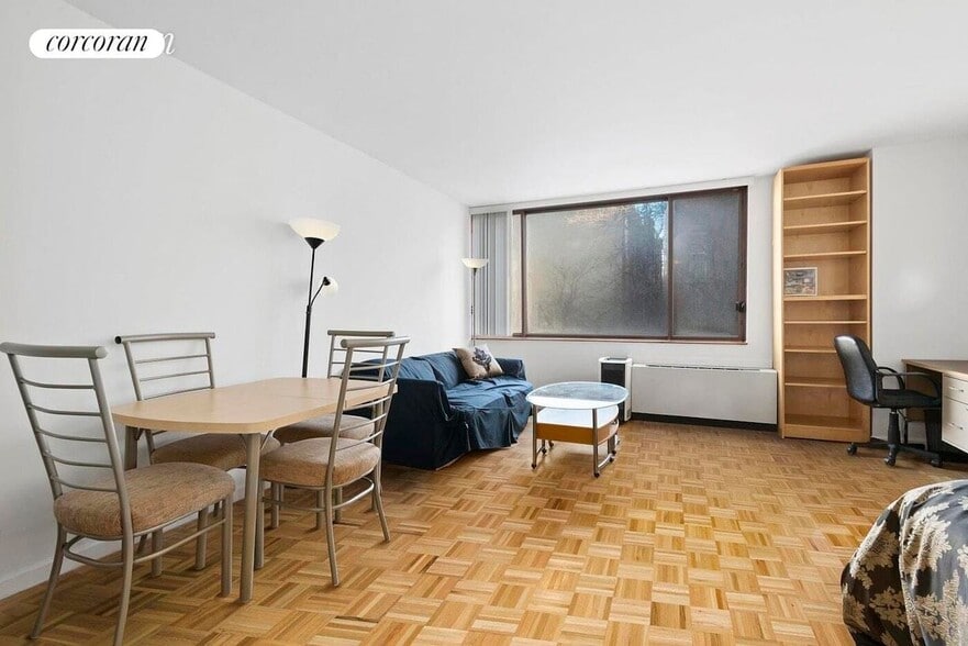 Primary Photo - 393 W 49th St