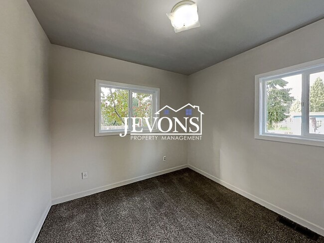 Building Photo - Jevons Property Management Presents 3 Bedrooms, 2.5 Bathrooms Two-Story Single-Family Home in New...