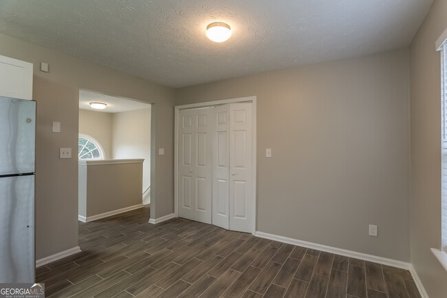 Building Photo - 382 Pleasant Way